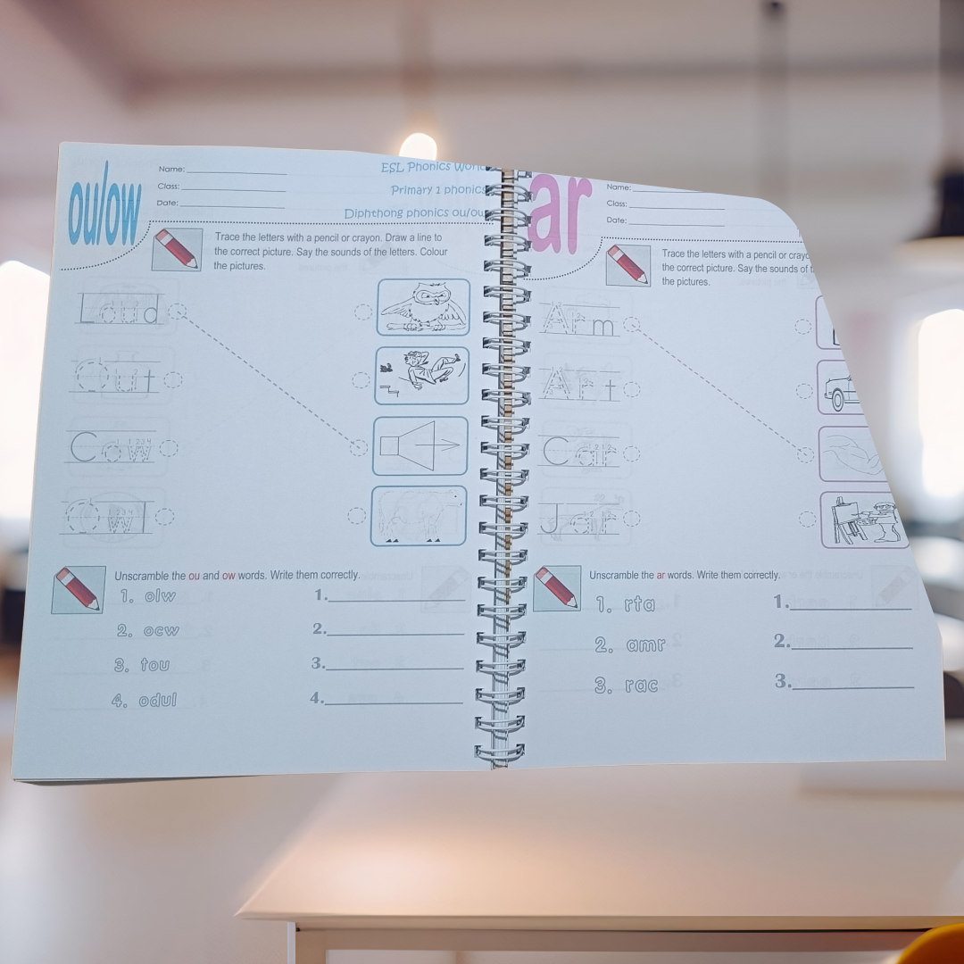 باك كامل من 3 كتب باش تعلّمي ولادك اللغة  الإنجليزية من منزل فقط بطريقة سهلة وفعّالة الكتاب1 يحتوي على 266 صفحة والكتاب 2 يحتوي على 268 صفحة وكتاب 3 يحتوي على 202 صفحة