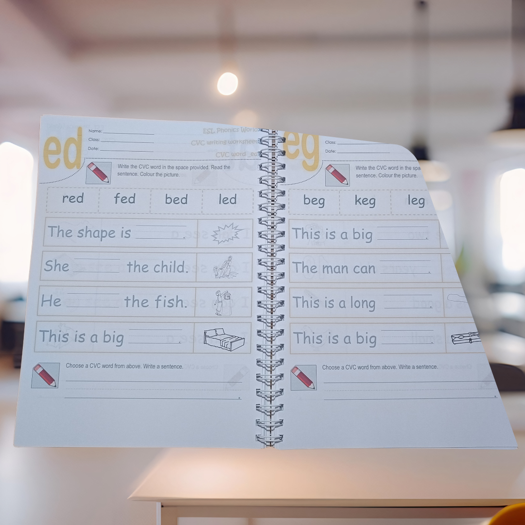 باك كامل من 3 كتب باش تعلّمي ولادك اللغة  الإنجليزية من منزل فقط بطريقة سهلة وفعّالة الكتاب1 يحتوي على 266 صفحة والكتاب 2 يحتوي على 268 صفحة وكتاب 3 يحتوي على 202 صفحة